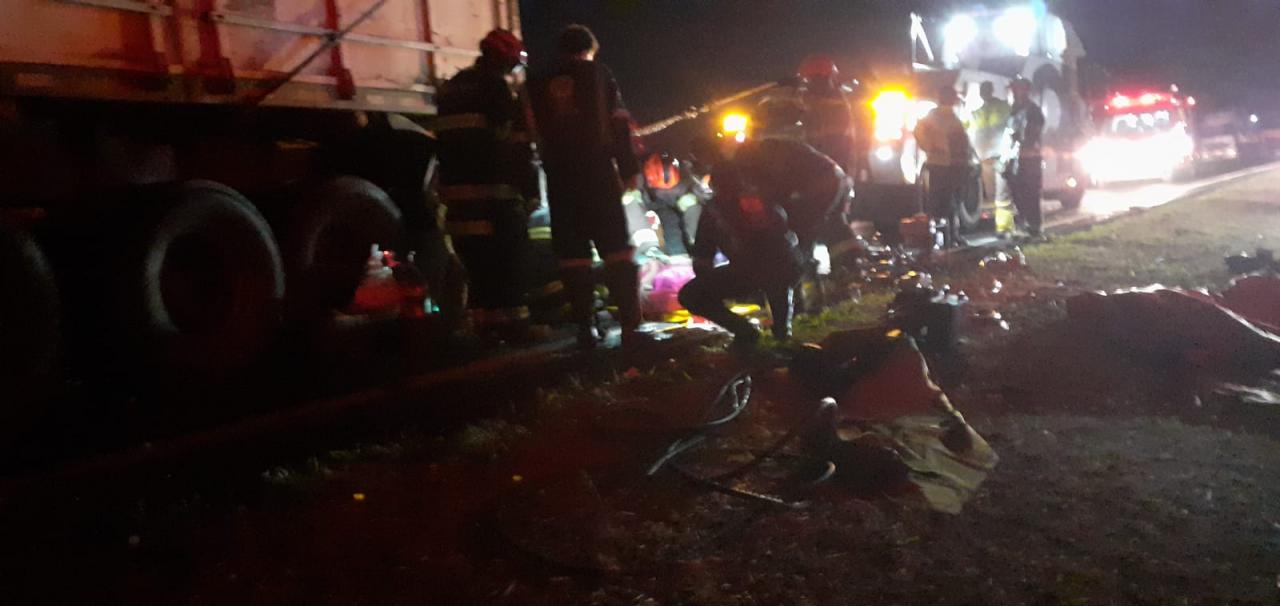Foto 3 de 7 — Veja mais fotos do acidente que matou mãe e filho na SP-310 em Araraquara